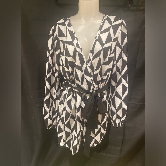 Geometric print romper - Picture 4 of 4